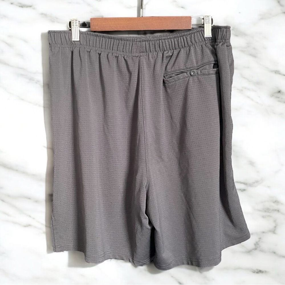 Russell Athletic Shorts - Picture 2 of 4